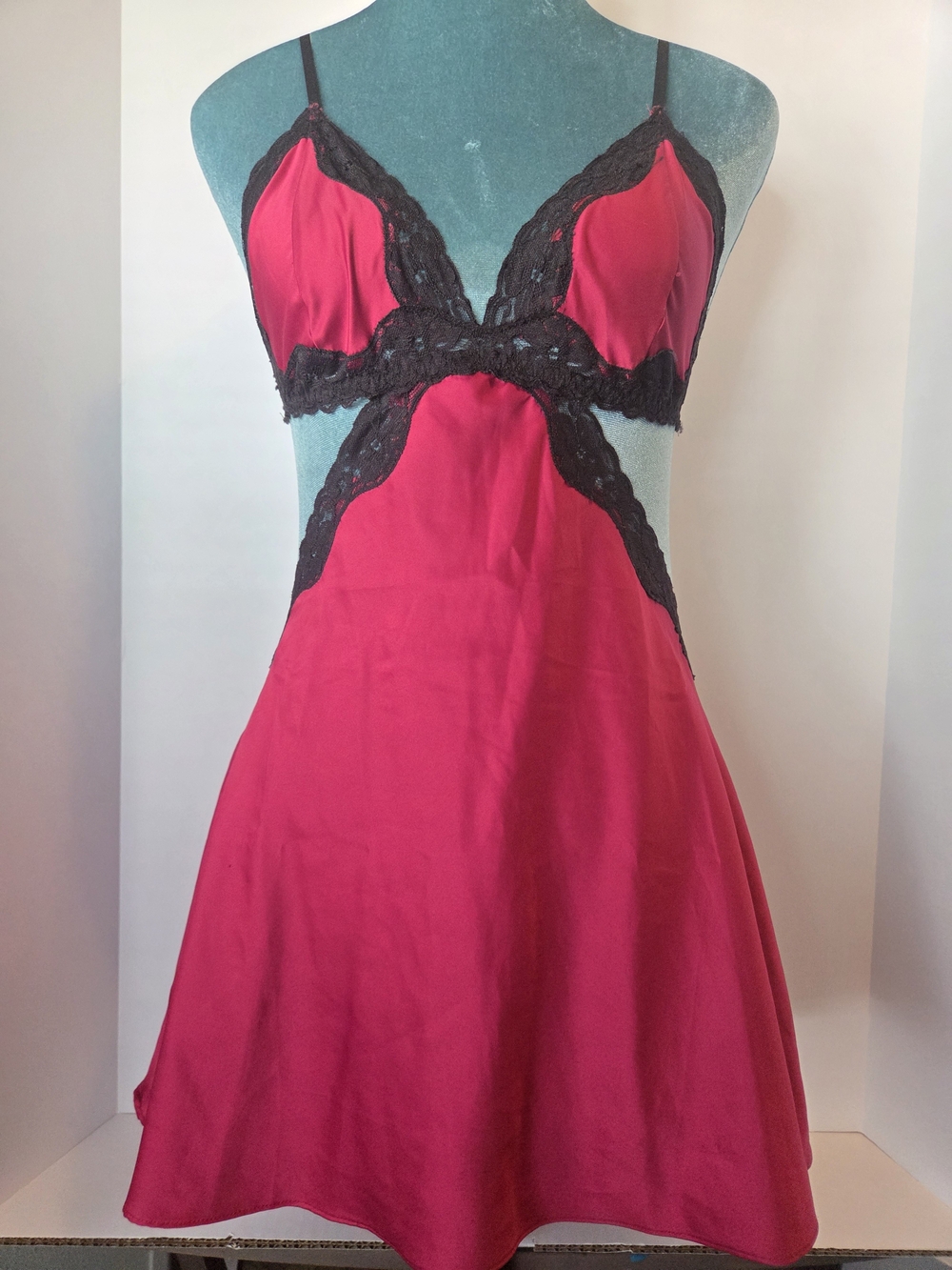 Women’s Berry Color Lace-Trim Slip Dress